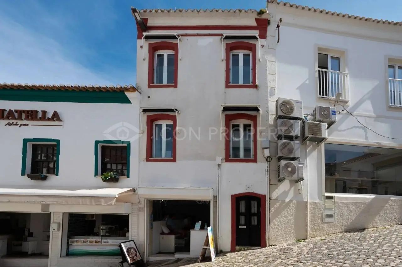 Traditional Portuguese 2 Bedroom Town House in Albufeira's “Old Town” Historic Centre